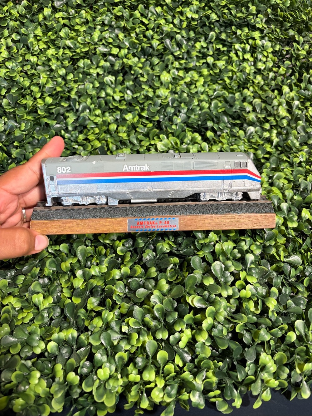 Amtrak P-40 Genesis 1998 Ertl Desktop Locomotive #802
